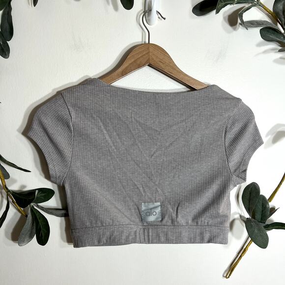 Alo Blissful Henley Bra Top - Picture 4 of 4